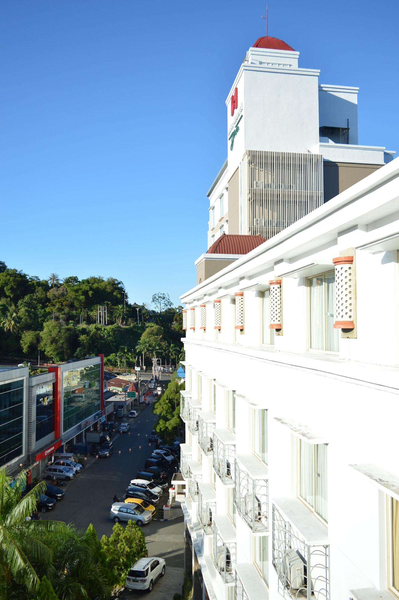 Swiss-Belhotel Papua Jayapura Exterior foto