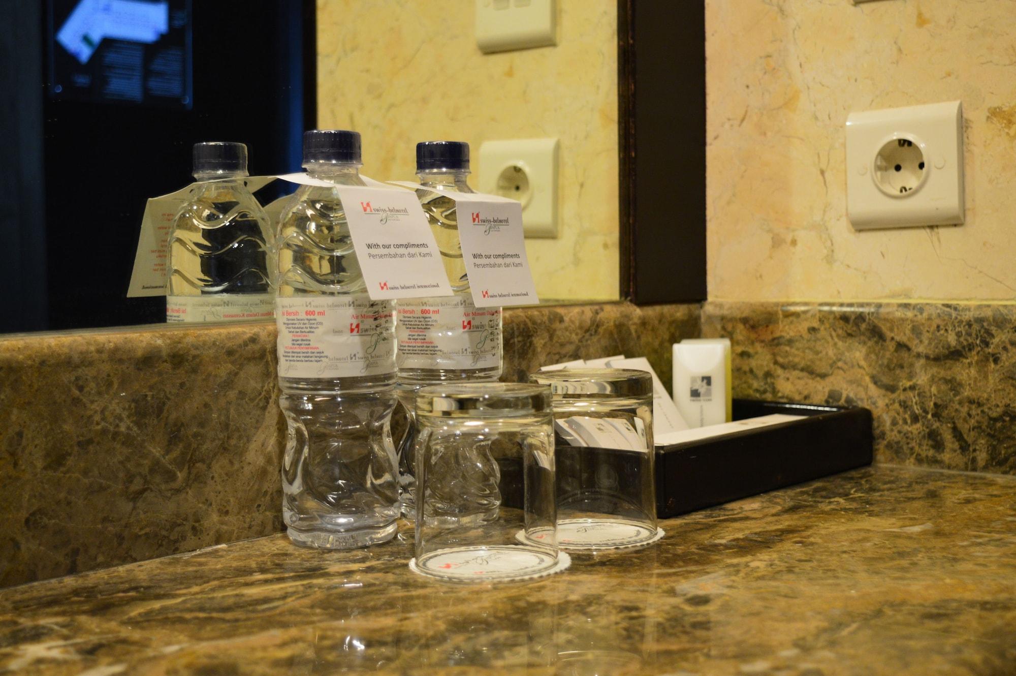 Swiss-Belhotel Papua Jayapura Exterior foto