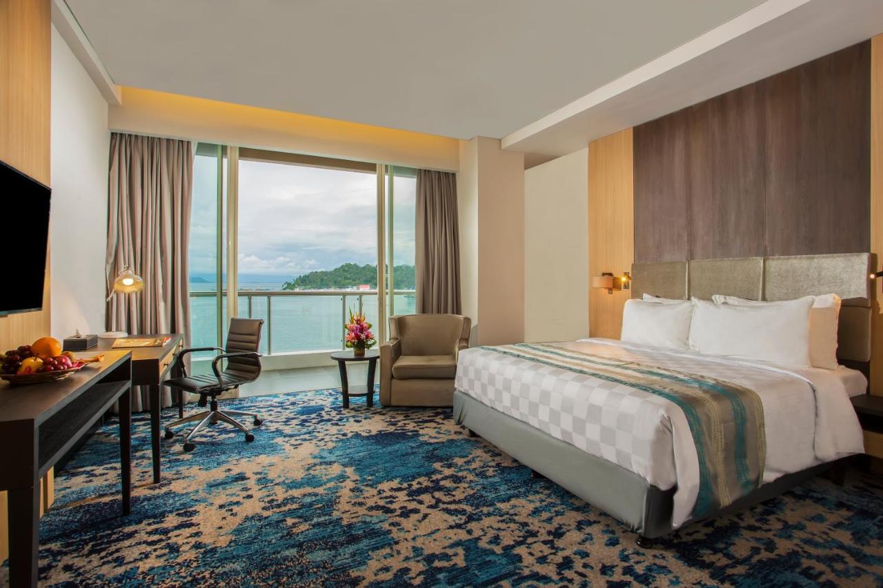 Swiss-Belhotel Papua Jayapura Exterior foto
